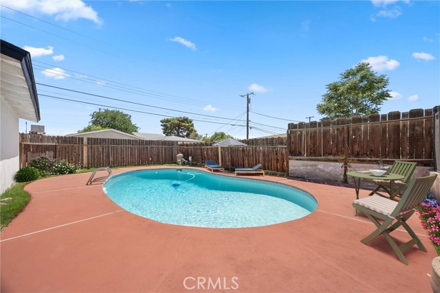 3125 Fillmore Avenue, Bakersfield CA: https://media.crmls.org/medias/fc3c7355-1720-4d22-aff2-c8c6c82d9c89.jpg