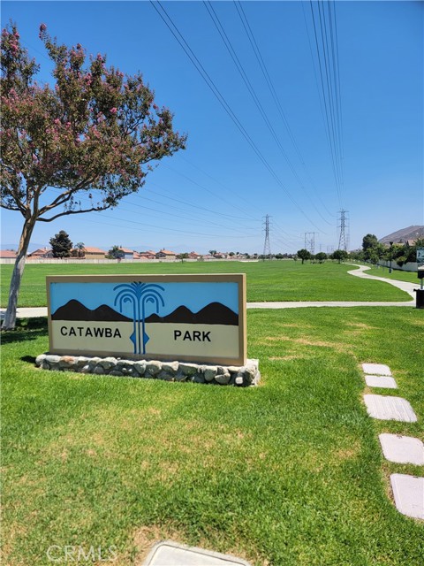 Detail Gallery Image 6 of 9 For 15750 Fiddleleaf Rd, Fontana,  CA 92337 - 4 Beds | 3/1 Baths
