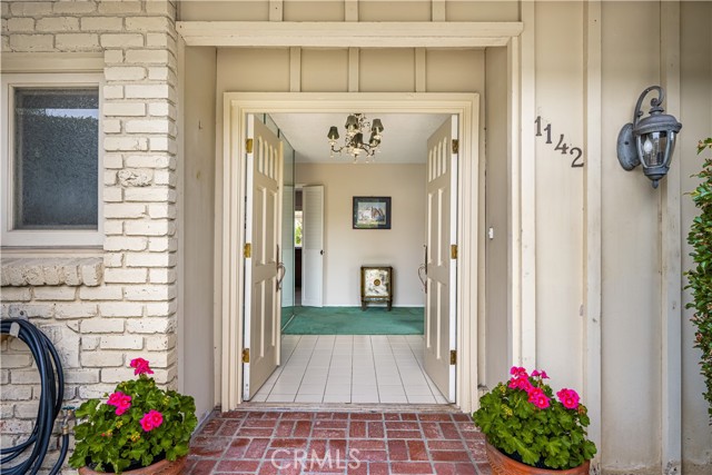 Detail Gallery Image 4 of 31 For 1142 Appian, Santa Ana,  CA 92705 - 4 Beds | 3 Baths