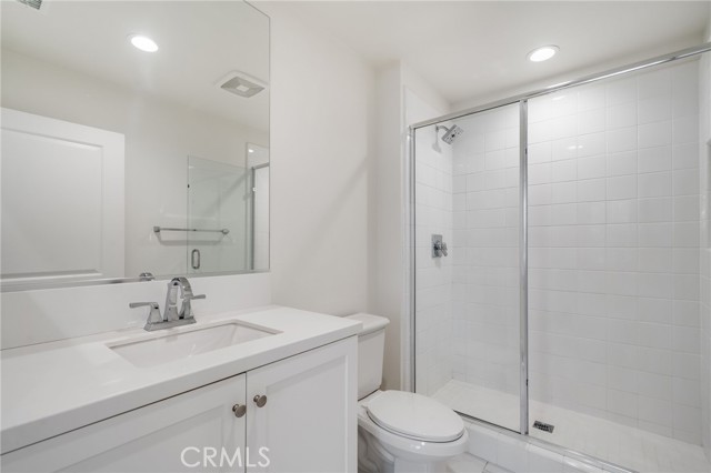 Detail Gallery Image 13 of 40 For 214 Parkwood, Irvine,  CA 92620 - 5 Beds | 5/1 Baths