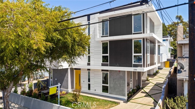 2306 Aviation Boulevard, Redondo Beach, California 90278, 4 Bedrooms Bedrooms, ,5 BathroomsBathrooms,Residential,Sold,Aviation,PV21199795