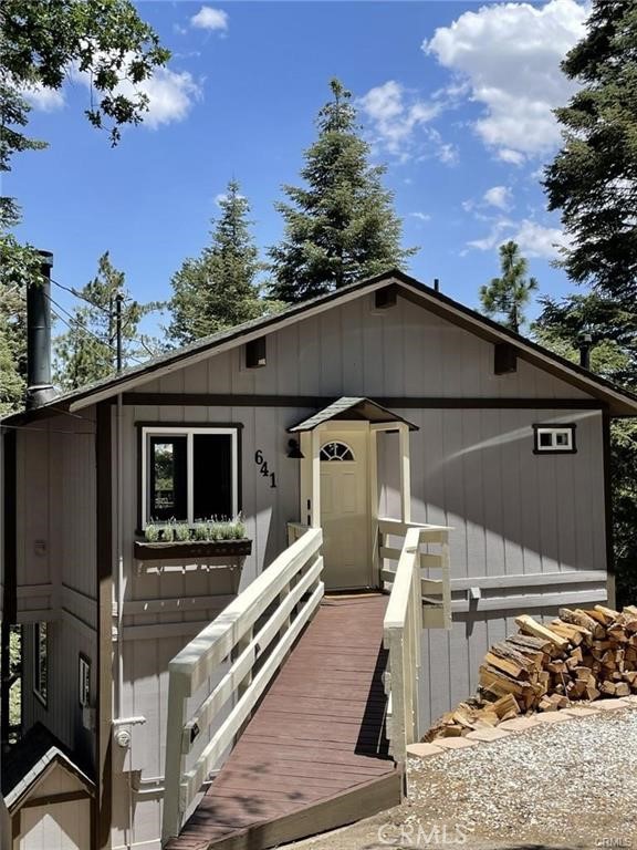 Detail Gallery Image 2 of 13 For 641 Ivy Ln, Lake Arrowhead,  CA 92352 - 3 Beds | 1/1 Baths