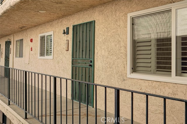 Detail Gallery Image 3 of 26 For 2940 N Verdugo Rd #305,  Glendale,  CA 91208 - 2 Beds | 2 Baths