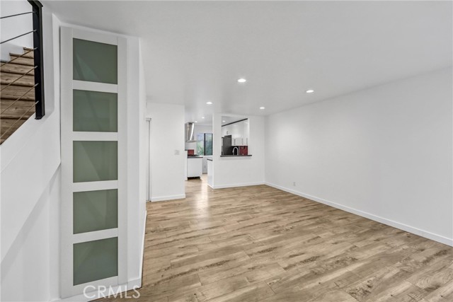 Detail Gallery Image 6 of 37 For 219 N Isabel St #4,  Glendale,  CA 91206 - 2 Beds | 2/1 Baths