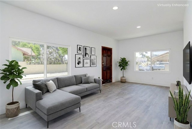 Detail Gallery Image 11 of 31 For 1003 W Myrtle St, Santa Ana,  CA 92703 - – Beds | – Baths