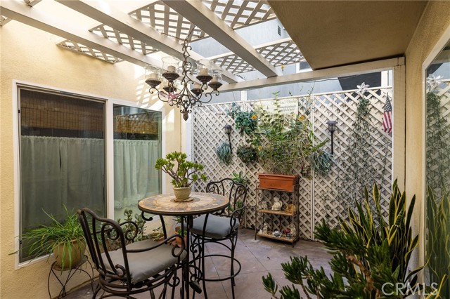 Detail Gallery Image 4 of 18 For 330 Marguerite a,  Corona Del Mar,  CA 92625 - 2 Beds | 2 Baths