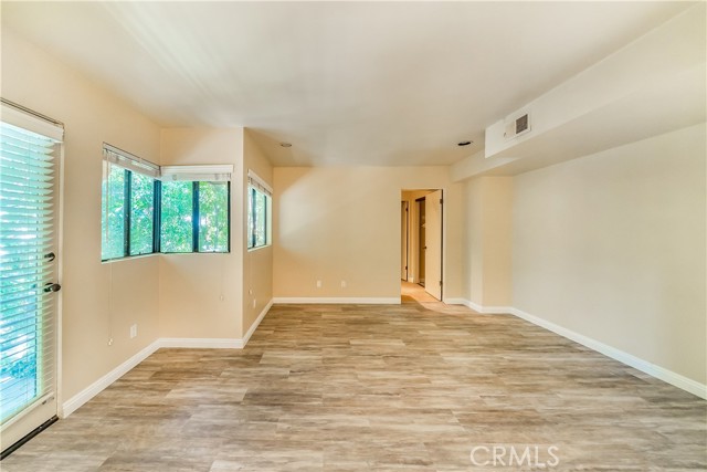 Detail Gallery Image 21 of 33 For 13236 Valleyheart #102,  Studio City,  CA 91604 - 2 Beds | 3 Baths