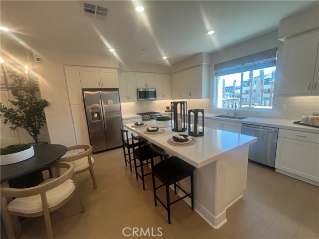 Detail Gallery Image 8 of 41 For 1872 Union #25,  Anaheim,  CA 92805 - 3 Beds | 2/1 Baths