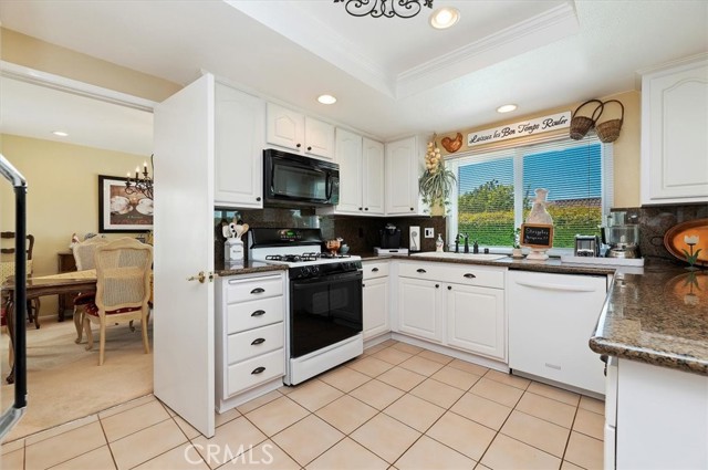 Detail Gallery Image 14 of 45 For 6275 Windemere Way, Riverside,  CA 92506 - 4 Beds | 2/1 Baths