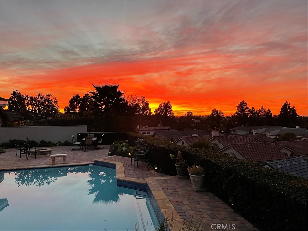 https://media.crmls.org/medias/fc4211c5-65f5-4efd-97fb-30a8cd4370e2.jpg?preset=X-Large