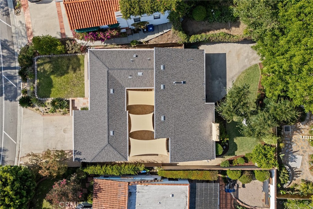 https://media.crmls.org/medias/fc442049-f581-4776-a617-8a16b14f63b6.jpg?preset=X-Large