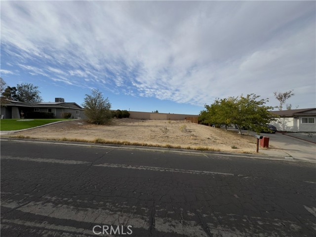 Detail Gallery Image 8 of 10 For 15860 La Paz Dr, Victorville,  CA 92395 - – Beds | – Baths