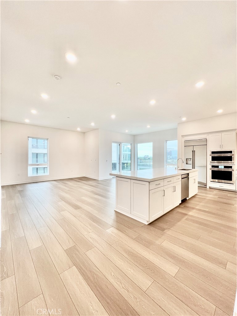2512 Rivington