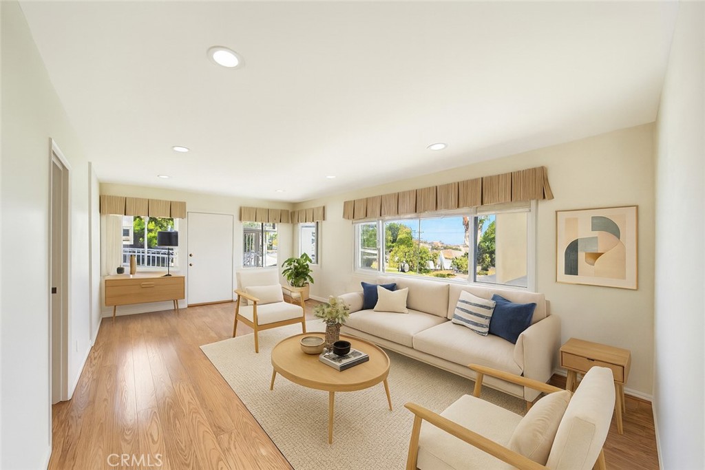 661 W 26th Street