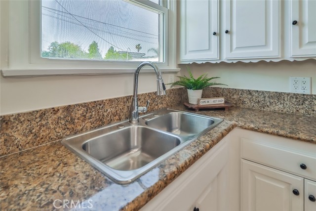 Detail Gallery Image 11 of 41 For 3411 W Chandler Bld, Burbank,  CA 91505 - 3 Beds | 1/1 Baths