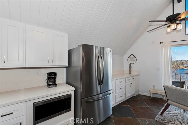 Detail Gallery Image 17 of 50 For 28919 Palisades Dr, Lake Arrowhead,  CA 92352 - 3 Beds | 2/1 Baths