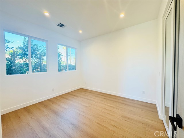 Detail Gallery Image 12 of 18 For 6858 Aura Ave, Reseda,  CA 91335 - 2 Beds | 1 Baths