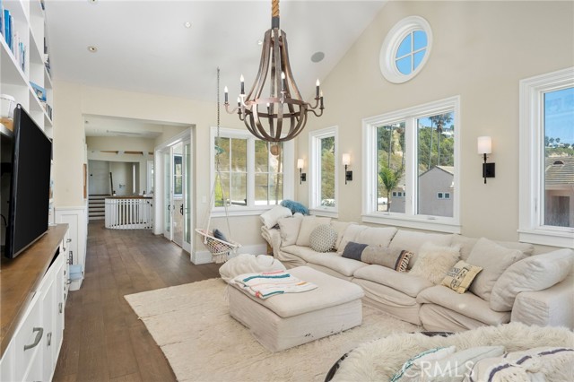 Detail Gallery Image 44 of 74 For 35167 Beach Road, Dana Point,  CA 92624 - 5 Beds | 4/1 Baths