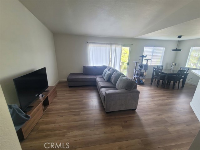 Detail Gallery Image 2 of 13 For 2588 Avd Del, Corona,  CA 92882 - 2 Beds | 2 Baths