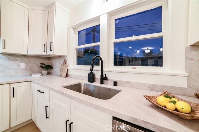 748 N Kenmore, Los Angeles CA: https://media.crmls.org/medias/fc48b500-1d66-48fa-a141-844454e24281.jpg