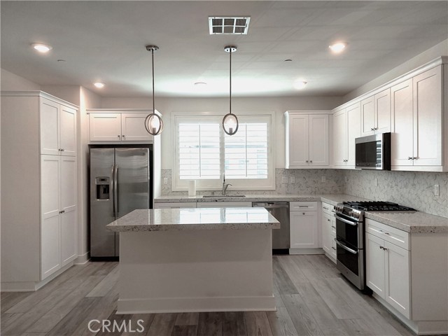 Detail Gallery Image 4 of 30 For 18289 Iris Ln, Yorba Linda,  CA 92886 - 3 Beds | 3/1 Baths