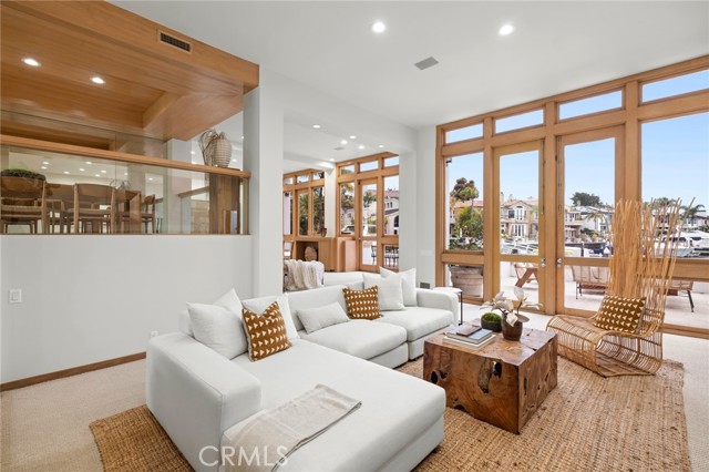 Detail Gallery Image 3 of 29 For 506 Harbor Island Dr, Newport Beach,  CA 92660 - 3 Beds | 3/2 Baths