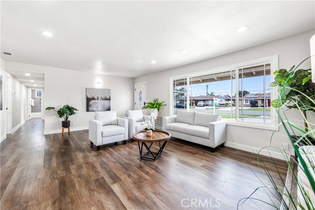 5472 Santa Gertrudes, Garden Grove CA: https://media.crmls.org/medias/fc4a6dcc-2ff4-4555-b766-31ee0ed5b1ed.jpg