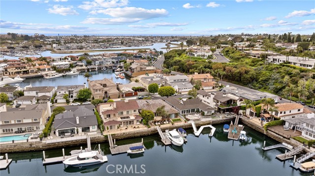 412 Evening Star Lane, Newport Beach CA: https://media.crmls.org/medias/fc4adee6-2d0b-4d37-b7ef-31b38f5a7fe1.jpg