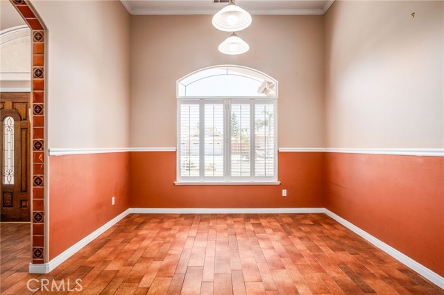 3400 Medallion Rose Avenue, Bakersfield CA: https://media.crmls.org/medias/fc4b19d6-dcf7-4019-9eb7-4ac860bf8018.jpg