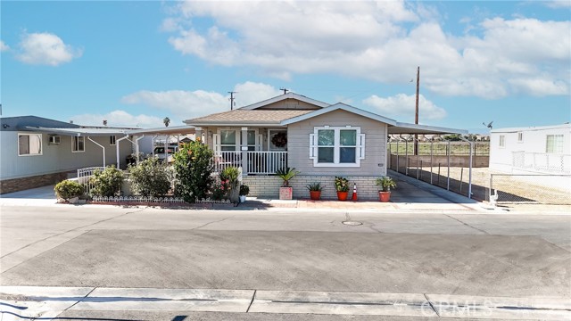 Detail Gallery Image 1 of 41 For 3825 Crestmore Rd #459,  Jurupa Valley,  CA 92509 - 3 Beds | 2 Baths