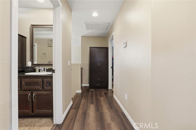 Detail Gallery Image 15 of 35 For 11379 Villa Del Sol, Pacoima,  CA 91331 - 4 Beds | 3 Baths