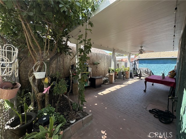 8111 S Halldale Ave, Los Angeles CA: https://media.crmls.org/medias/fc4c3502-1fde-42d2-8057-2466cac7550b.jpg