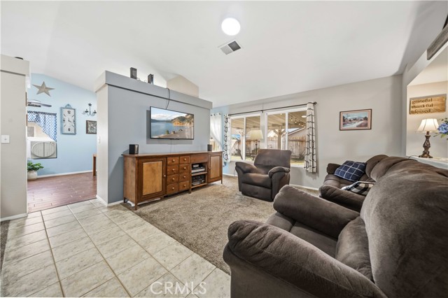 Detail Gallery Image 6 of 41 For 3624 Tanglewood, Rosamond,  CA 93560 - 4 Beds | 2 Baths