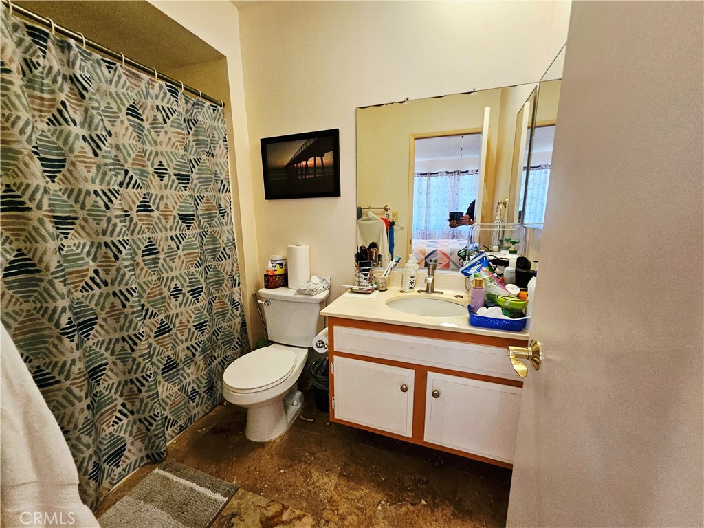 https://media.crmls.org/medias/fc4c4144-a55b-448f-804c-cd47c5f1867c.jpg?preset=X-Large