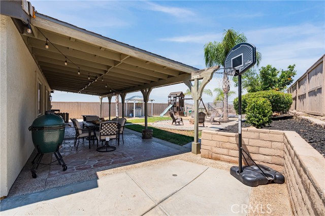 23470 Badger Creek Lane, Menifee CA: https://media.crmls.org/medias/fc4cdd2c-32e5-4963-acfe-4f0deb5260f9.jpg