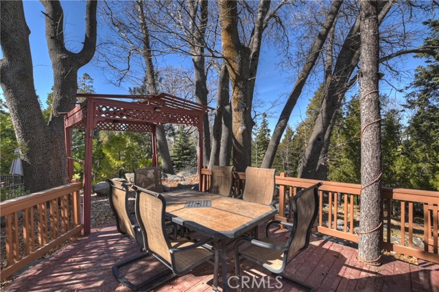 28621 Shenandoah Drive, Lake Arrowhead CA: https://media.crmls.org/medias/fc4ceb75-45cf-4f62-b164-29ed45b0460b.jpg