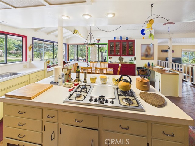 Detail Gallery Image 11 of 57 For 6650 Feliciana Mountain, Midpines,  CA 95345 - 3 Beds | 3 Baths