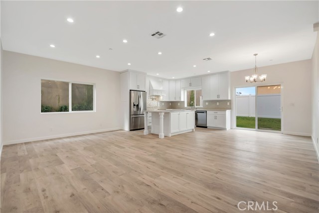 Detail Gallery Image 4 of 39 For 15241 Nurmi St, Sylmar,  CA 91342 - 4 Beds | 3 Baths