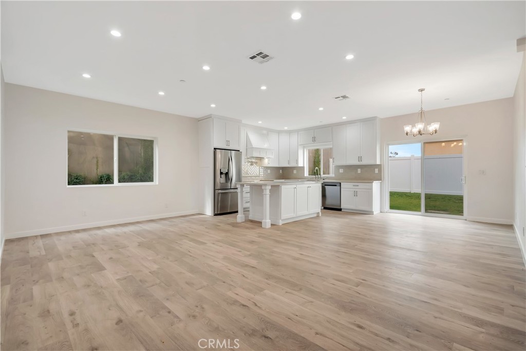 MLS #SR25263592 image #3