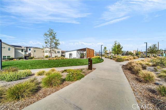 27216 Coyote Bush Court, Valencia CA: https://media.crmls.org/medias/fc4e24da-da27-466a-9d45-f15b8cada283.jpg