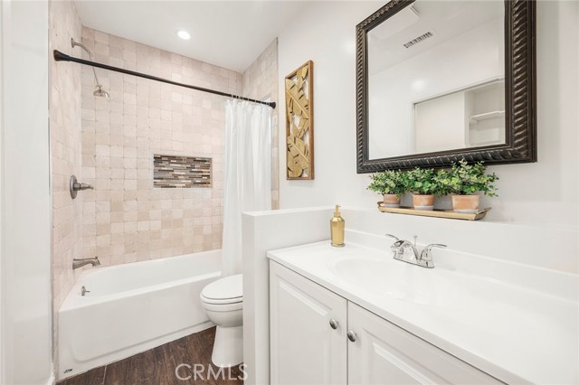 Detail Gallery Image 26 of 44 For 804 E Glenwood, Fullerton,  CA 92831 - 5 Beds | 3/1 Baths