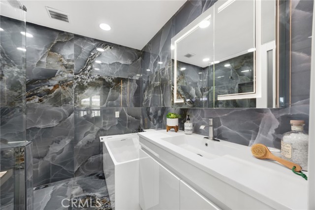 Detail Gallery Image 36 of 51 For 136 Donnybrook, Brea,  CA 92821 - 4 Beds | 2/1 Baths