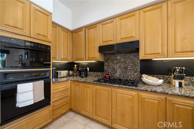 Detail Gallery Image 17 of 38 For 727 Arrowhead Dr, Palm Desert,  CA 92211 - 3 Beds | 3/1 Baths