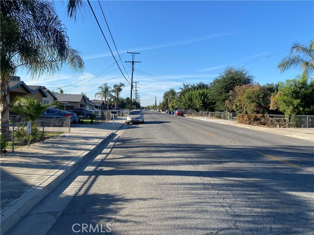 2113 Princeton Street, Delano CA: https://media.crmls.org/medias/fc5077e8-5b8e-461e-a169-a785dba07c55.jpg