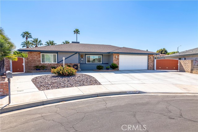 Detail Gallery Image 2 of 38 For 43271 Babcock Ave, Hemet,  CA 92544 - 4 Beds | 2 Baths