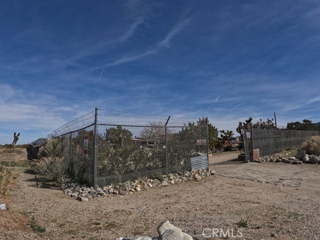 Detail Gallery Image 10 of 67 For 30000 Buchannon Ranch Rd, Llano,  CA 93544 - 3 Beds | 2 Baths