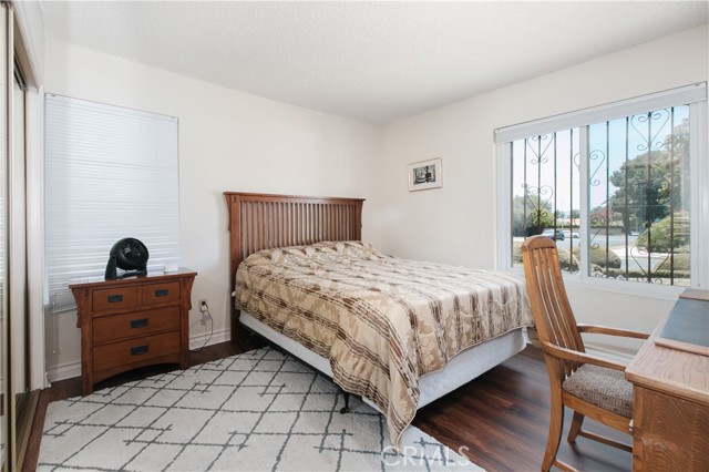 10200 Bothwell Road, Northridge CA: https://media.crmls.org/medias/fc50e053-57ec-42fa-ba67-b81ff2ff356c.jpg