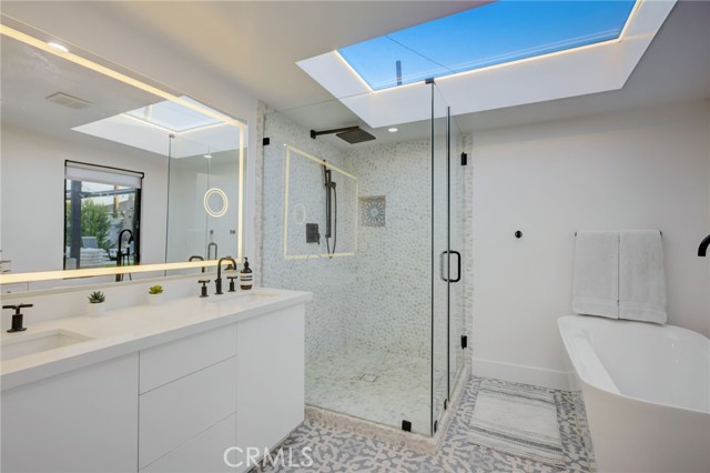 Detail Gallery Image 50 of 72 For 8161 Encino Ave, Northridge,  CA 91325 - 4 Beds | 3 Baths