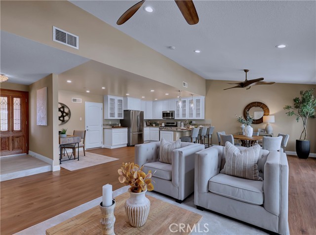 22182 Platino, Mission Viejo CA: https://media.crmls.org/medias/fc51293a-27c1-4818-a3f4-639cf6b9e9e6.jpg