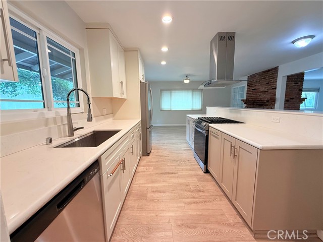 Detail Gallery Image 7 of 30 For 4916 Briggs, La Crescenta,  CA 91214 - 3 Beds | 2 Baths